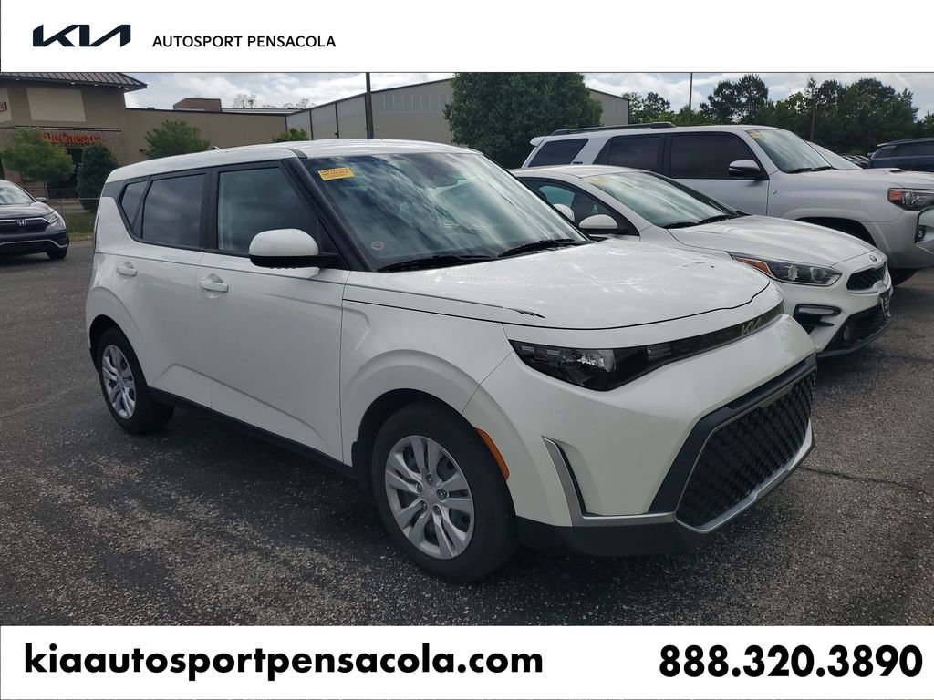 Used 2023 Kia Soul LX image 1