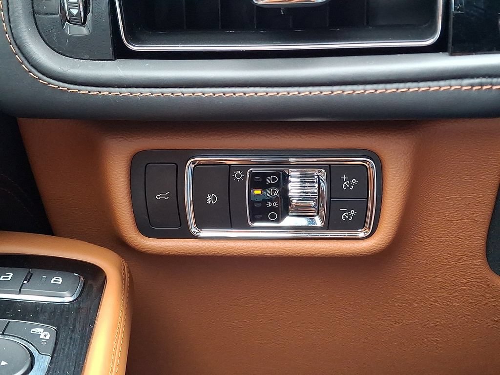 Certified 2023 Lincoln Aviator Black Label w/ Dynamic Handling Package AWD/4WD image 27