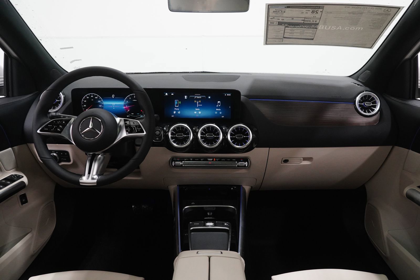 New 2026 Mercedes-Benz GLA 250 4MATIC image 18