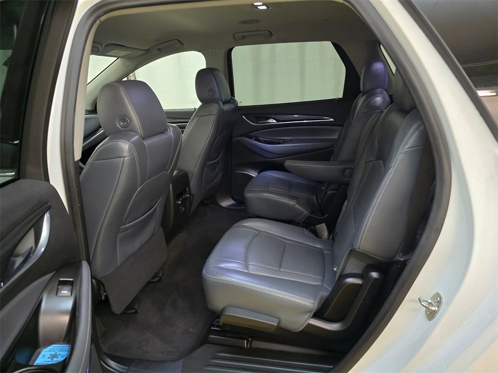 Used 2020 Buick Enclave Essence image 17