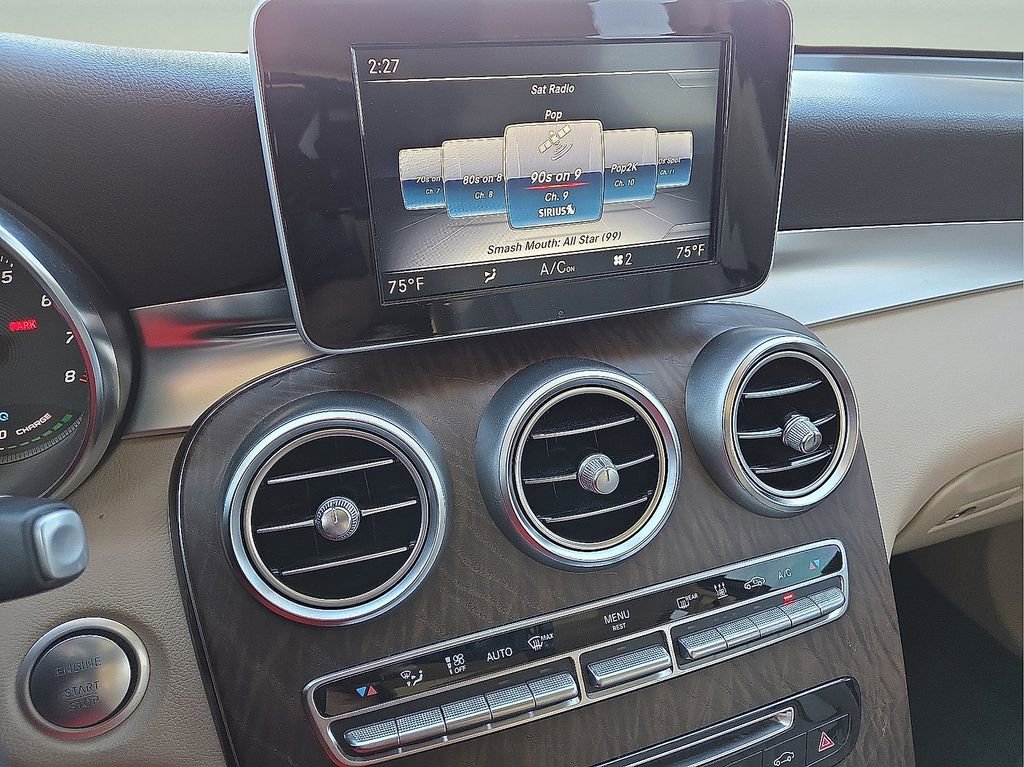 Used 2019 Mercedes-Benz GLC 350e 4MATIC image 27