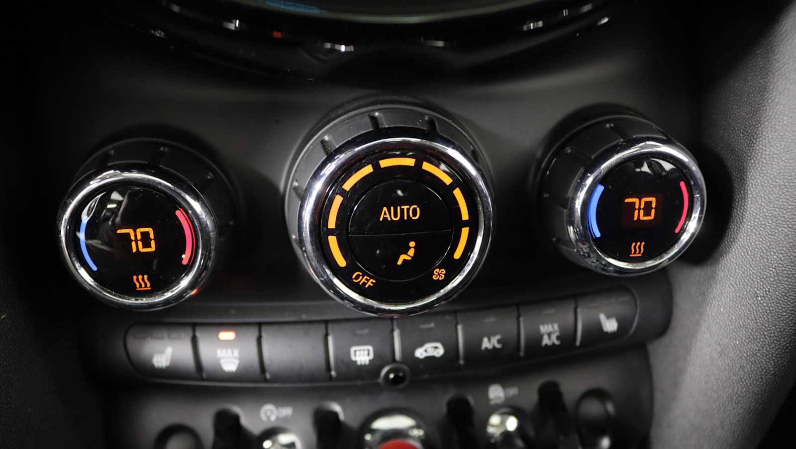 Used 2024 MINI Cooper 4-Door Hardtop FWD image 26