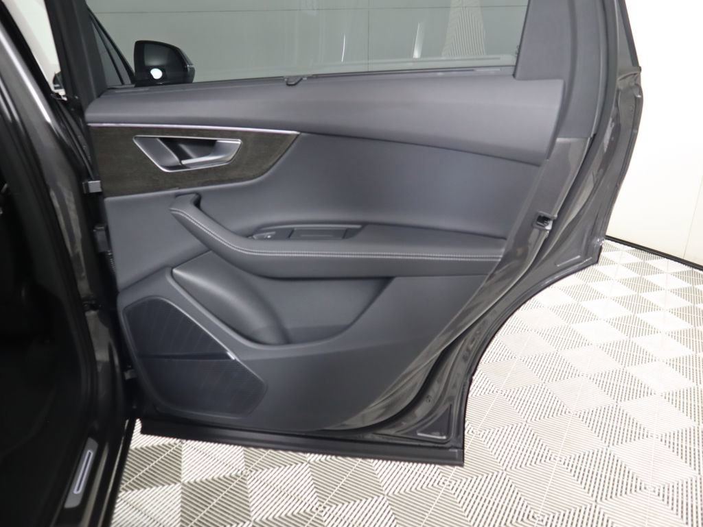 Used 2026 Audi Q7 3.0T Premium Plus w/ Premium Plus Package image 30