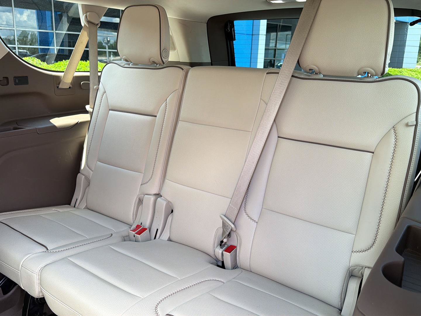 Used 2024 GMC Yukon XL Denali RWD image 13