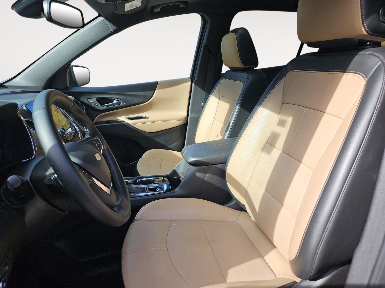 Used 2023 Chevrolet Equinox Premier image 9