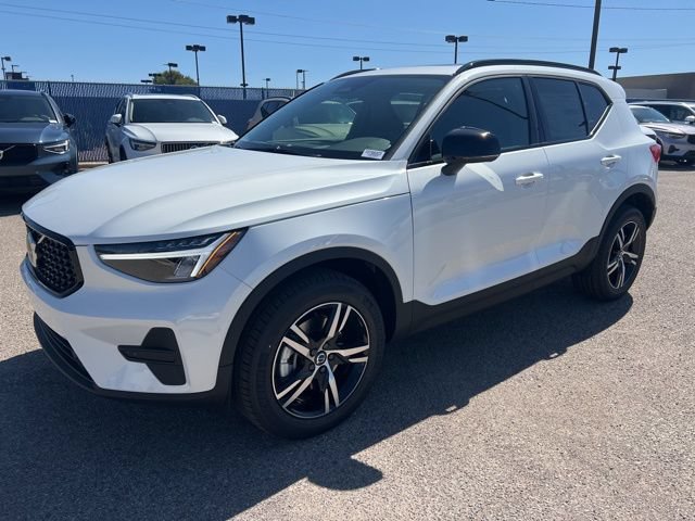 New 2026 Volvo XC40 B5 Core AWD/4WD image 8
