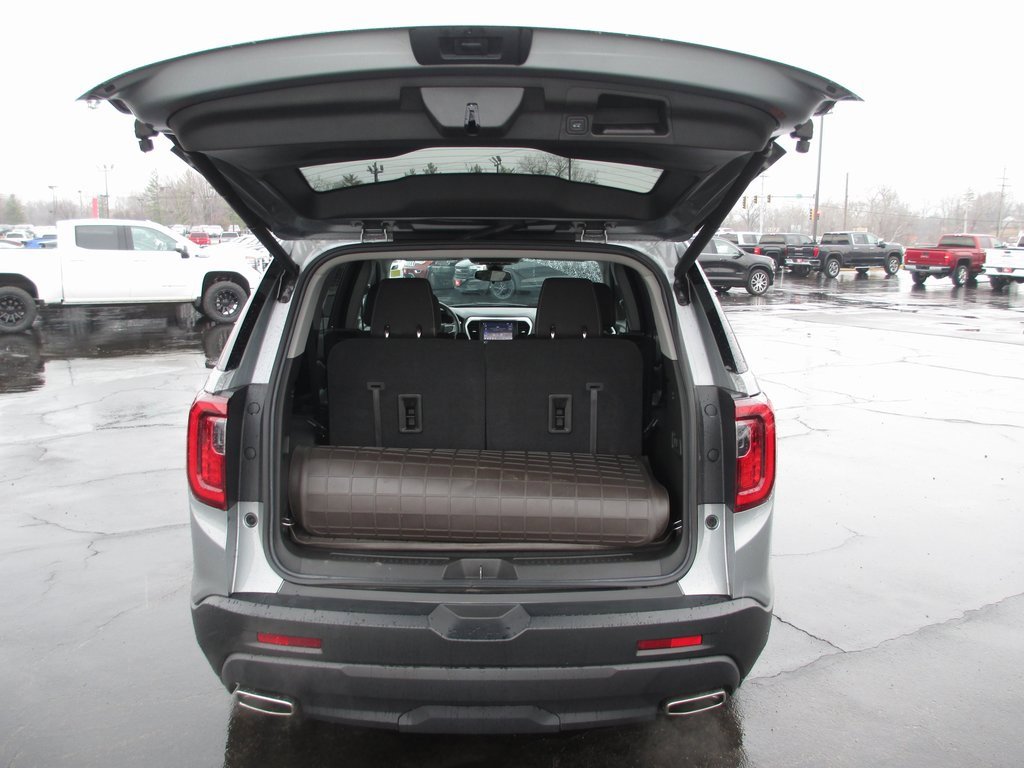 Used 2023 GMC Acadia SLE w/ Driver Convenience Package image 8