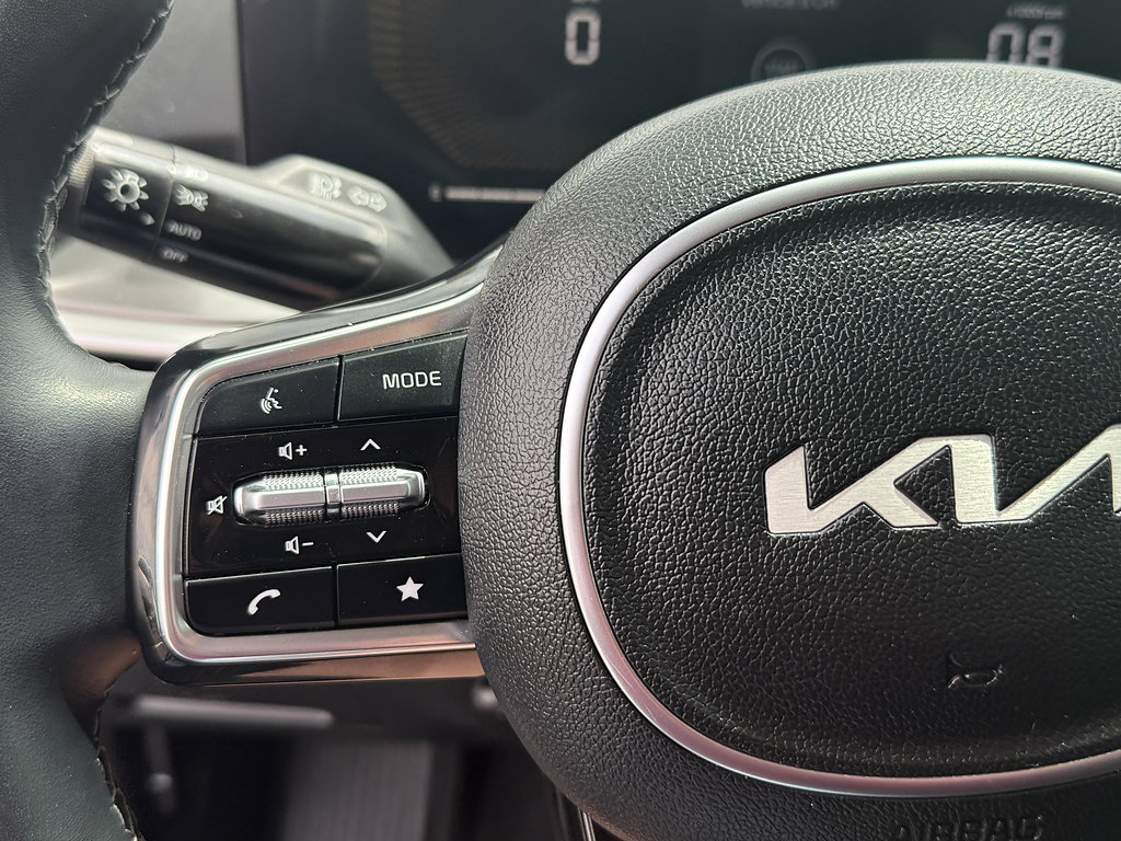 Used 2025 Kia Sorento S w/ Panoramic Sunroof Package FWD image 17