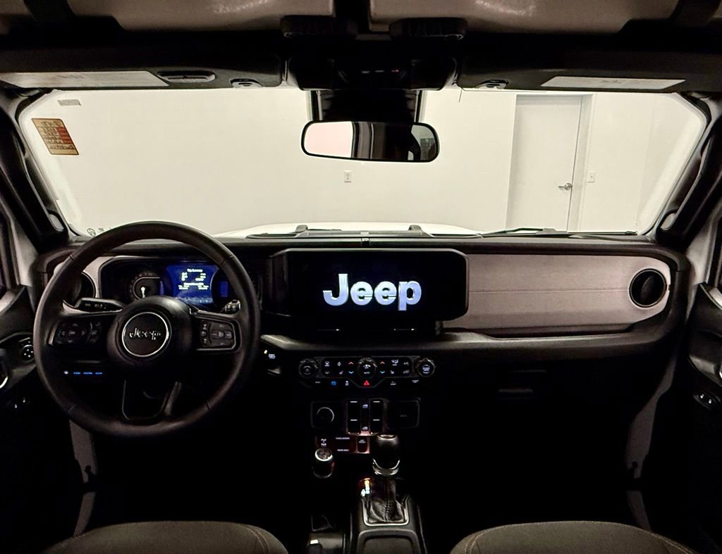 Used 2024 Jeep Wrangler Unlimited image 24