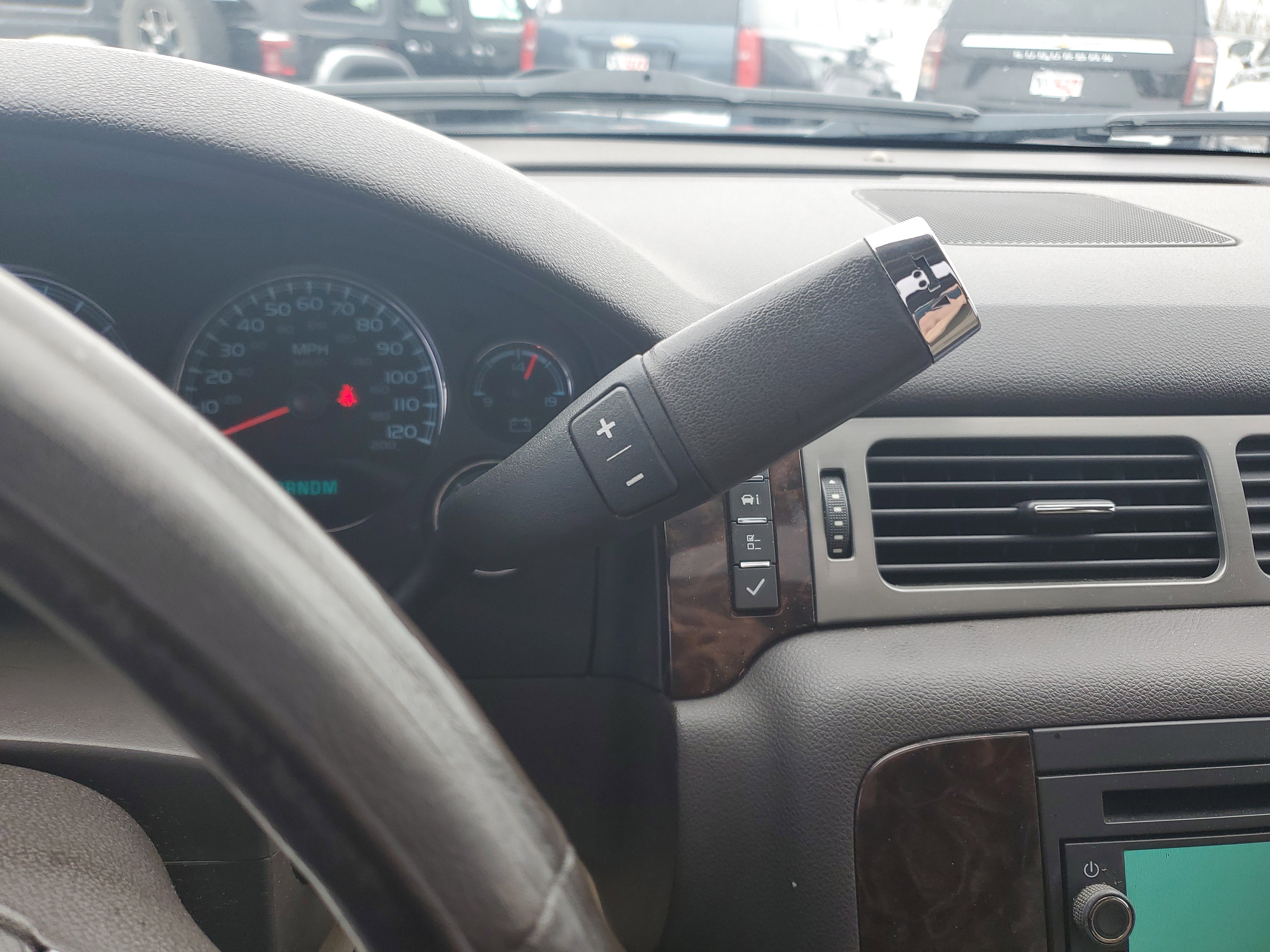 Used 2011 GMC Yukon XL Denali image 17