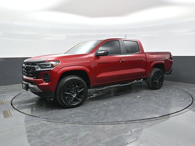 Used 2024 Chevrolet Colorado Z71 w/ Z71 Convenience Package 2 image 3