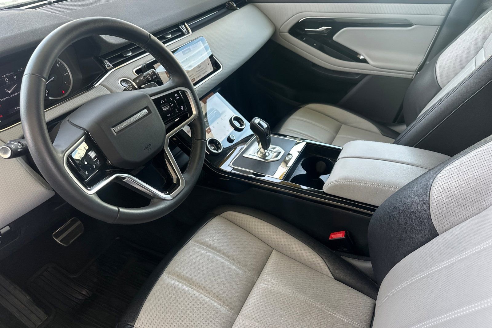 Used 2023 Land Rover Range Rover Evoque R-Dynamic S image 11