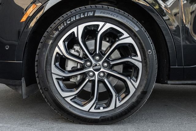 Used 2024 Lincoln Nautilus Reserve AWD/4WD image 13