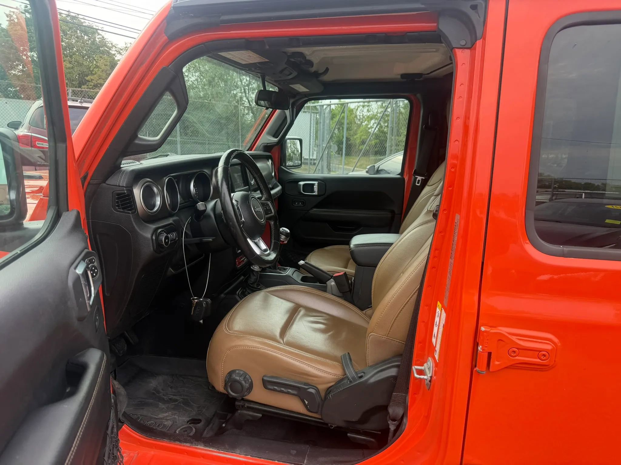 Used 2020 Jeep Wrangler Unlimited Rubicon w/ Dual Top Group AWD/4WD image 26