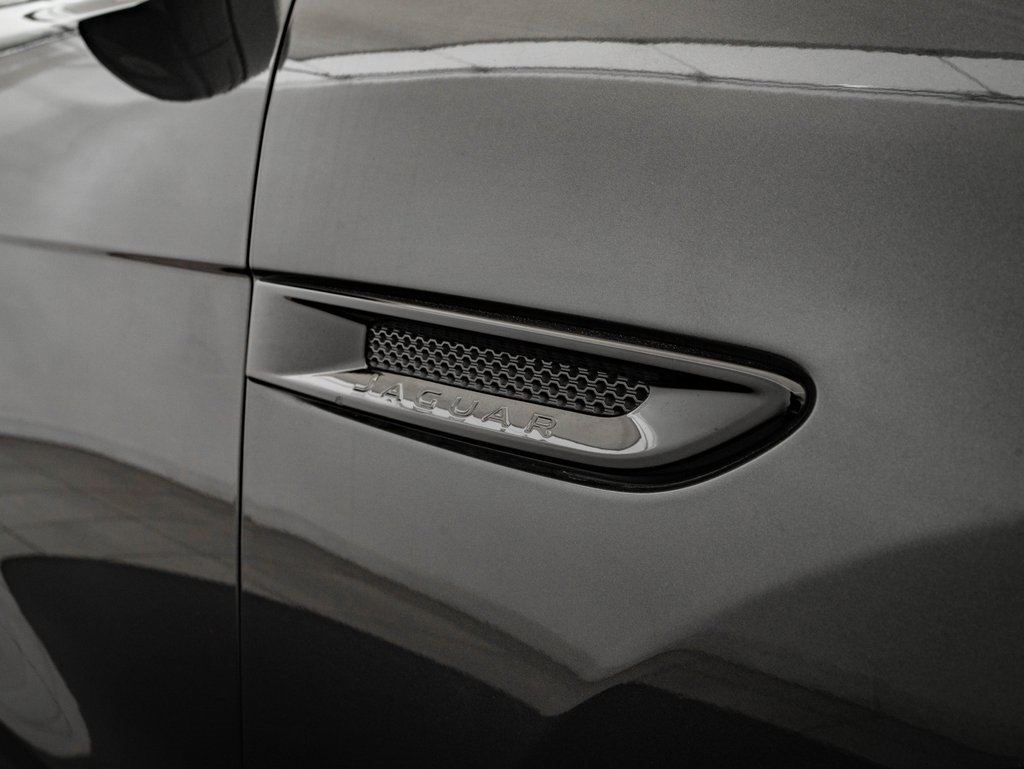 Used 2020 Jaguar F-PACE S image 15