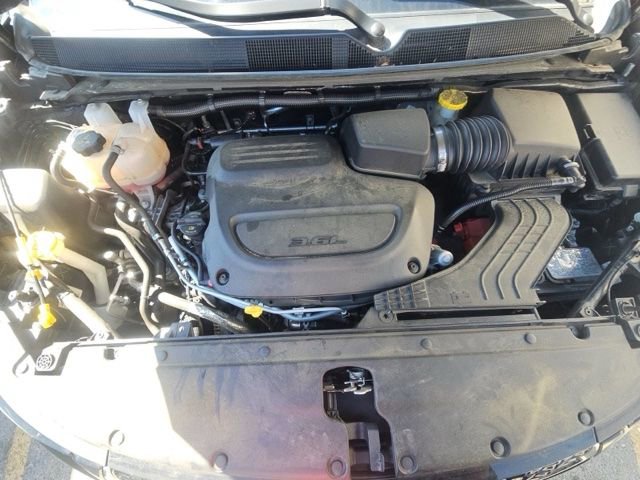Used 2024 Chrysler Pacifica Touring-L FWD image 17