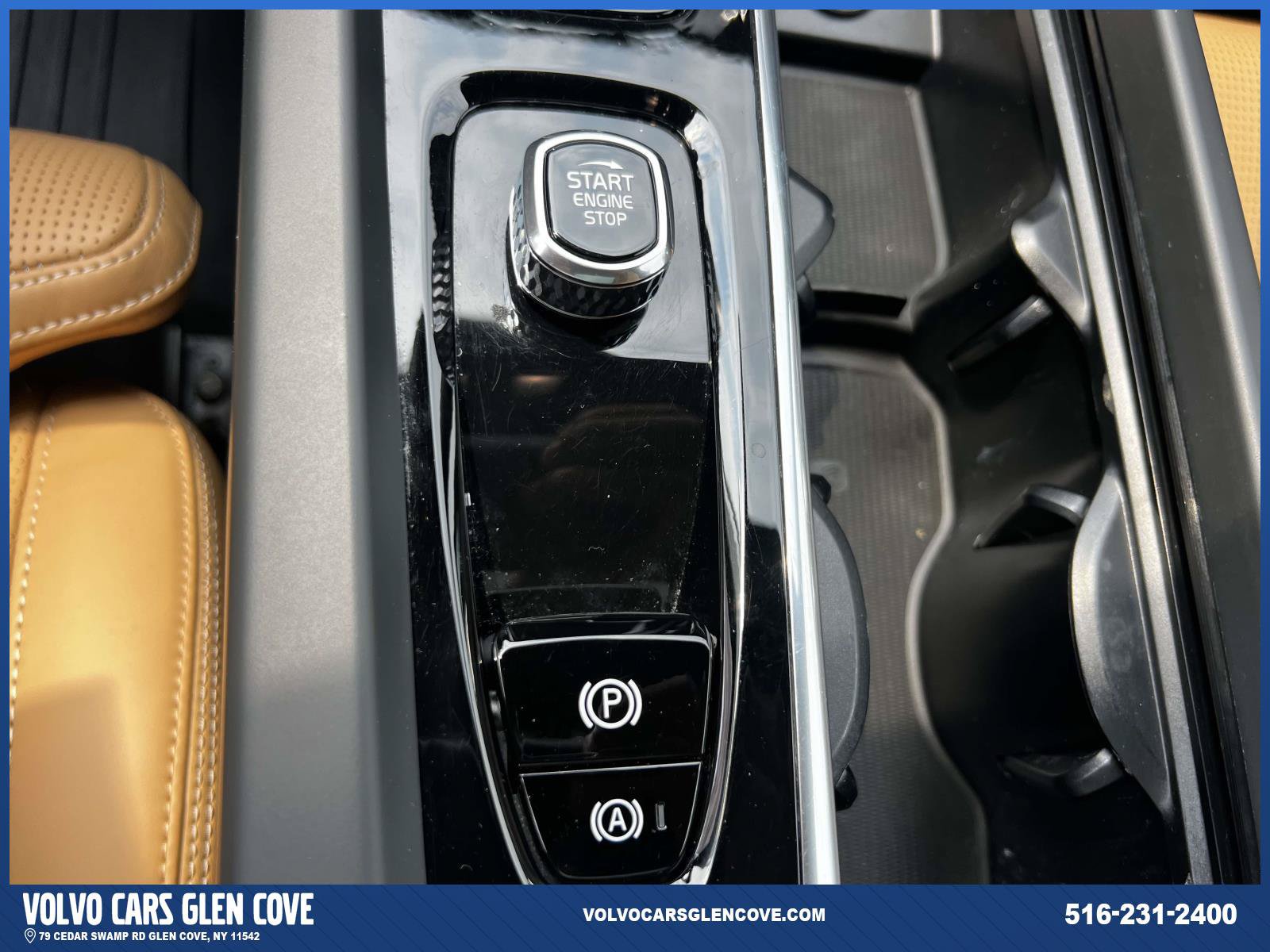 Certified 2025 Volvo XC60 B5 Ultra w/ Protection Package Premier AWD/4WD image 30