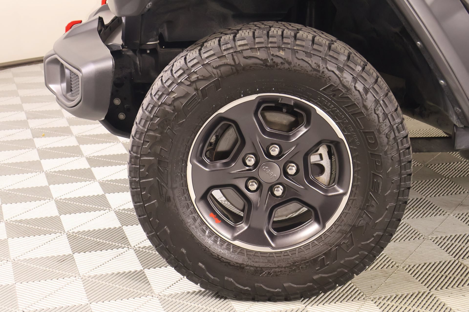 Used 2022 Jeep Gladiator Rubicon w/ Trailer Tow Package AWD/4WD image 17
