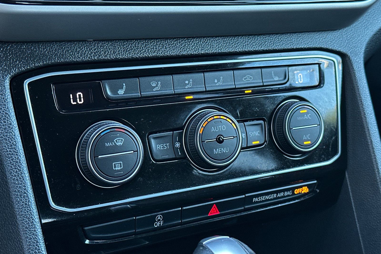 Used 2023 Volkswagen Atlas SE image 21