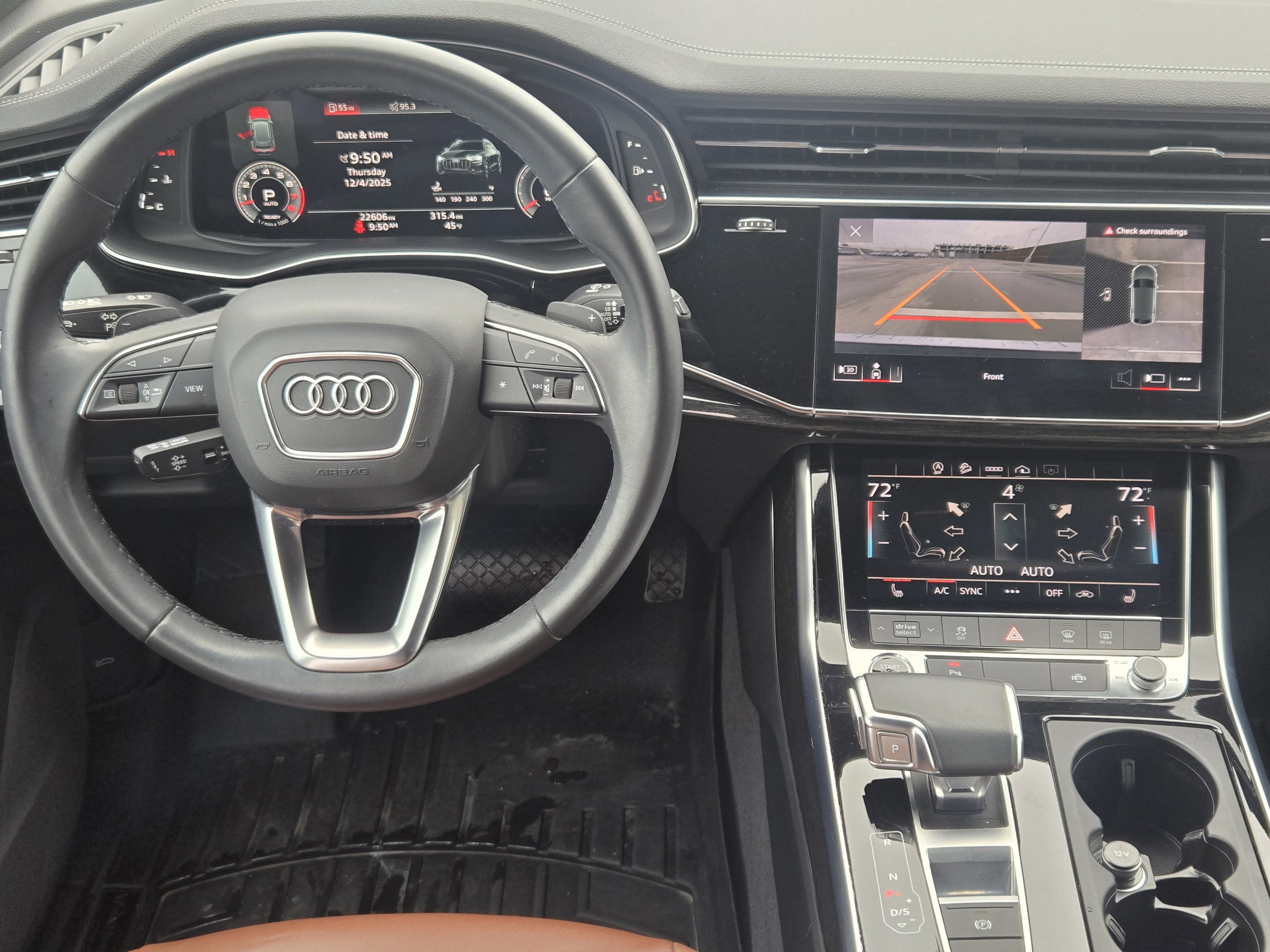 Used 2023 Audi Q8 Premium image 25