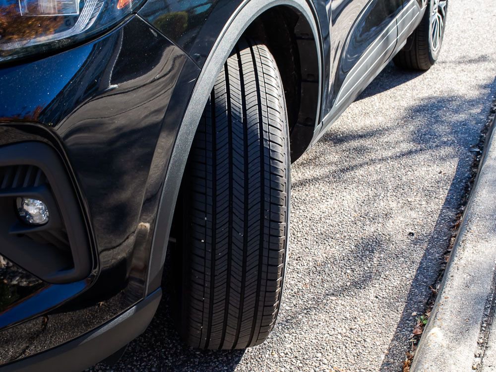 Used 2025 Ford Escape SE w/ PHEV Premium Package image 9