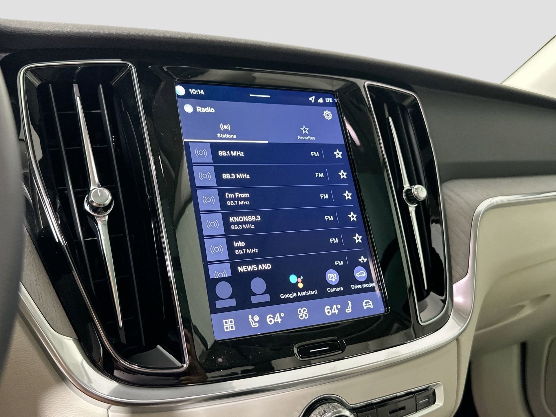 New 2026 Volvo V60 B5 Cross Country Plus w/ Protection Package Premier image 14