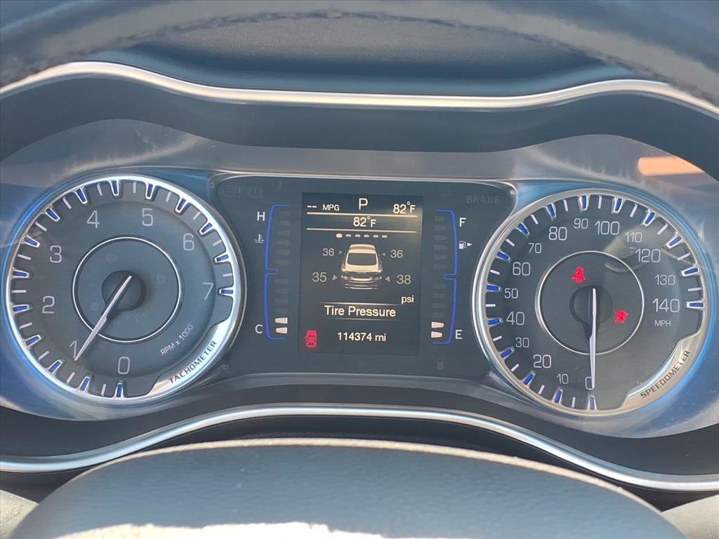 Used 2016 Chrysler 200 Limited w/ Anniversary Edition FWD image 11