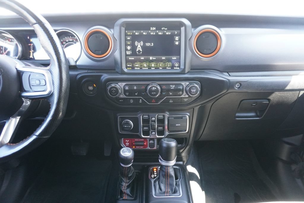 Used 2022 Jeep Gladiator Mojave w/ Cold Weather Group AWD/4WD image 26