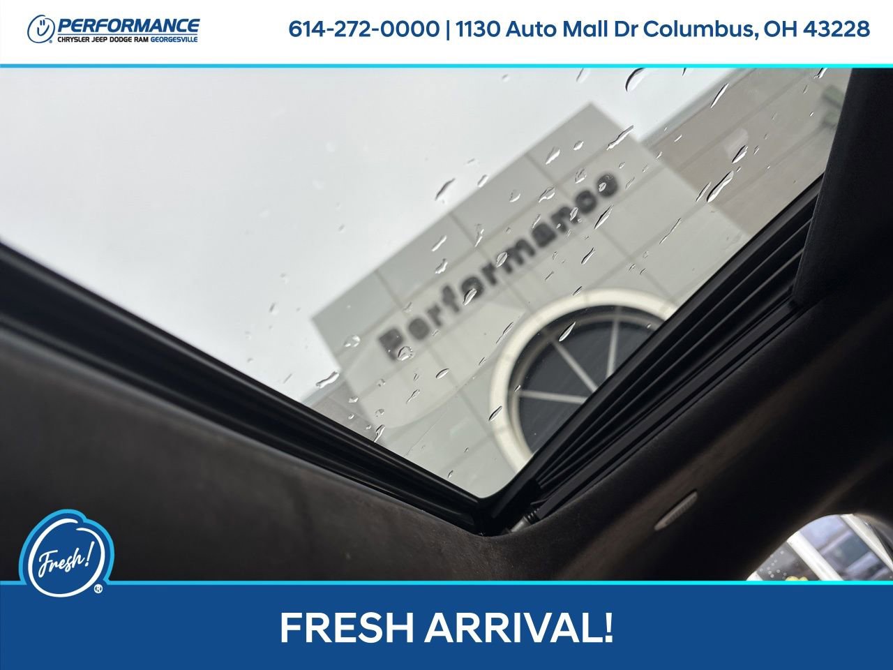 Used 2025 Chrysler Pacifica Pinnacle w/ Trailer Tow Group image 24