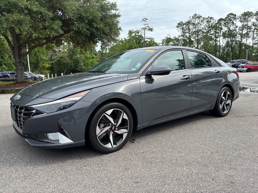 Used 2023 Hyundai Elantra Limited w/ Preferred Accessory Package FWD image 22
