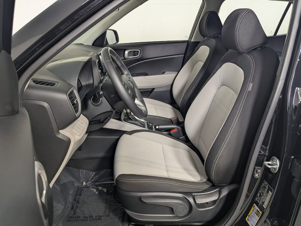Used 2024 Hyundai Venue SEL image 12