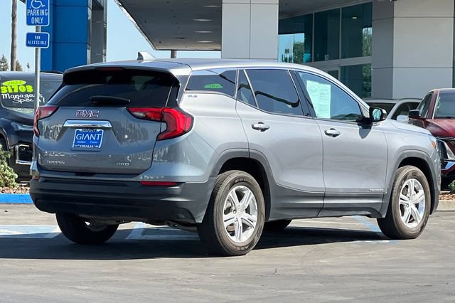 Used 2020 GMC Terrain SLE w/ LPO, Floor Liner Package AWD/4WD image 4