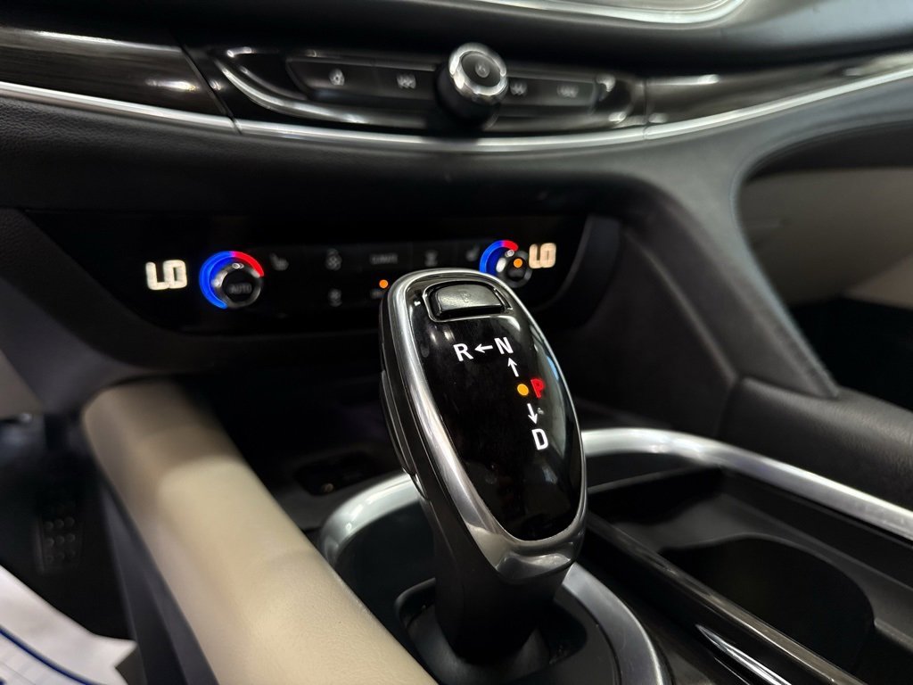 Used 2021 Buick Enclave Essence image 39