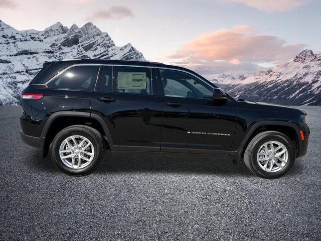 New 2026 Jeep Grand Cherokee Laredo X AWD/4WD image 4