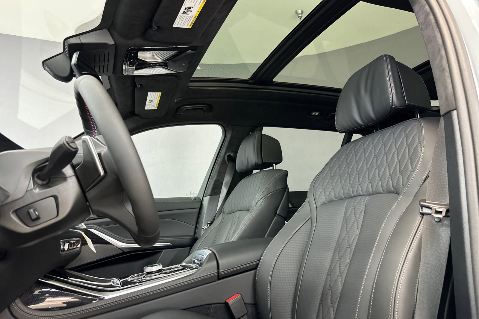 New 2026 BMW X7 M60i w/ Executive Package image 14