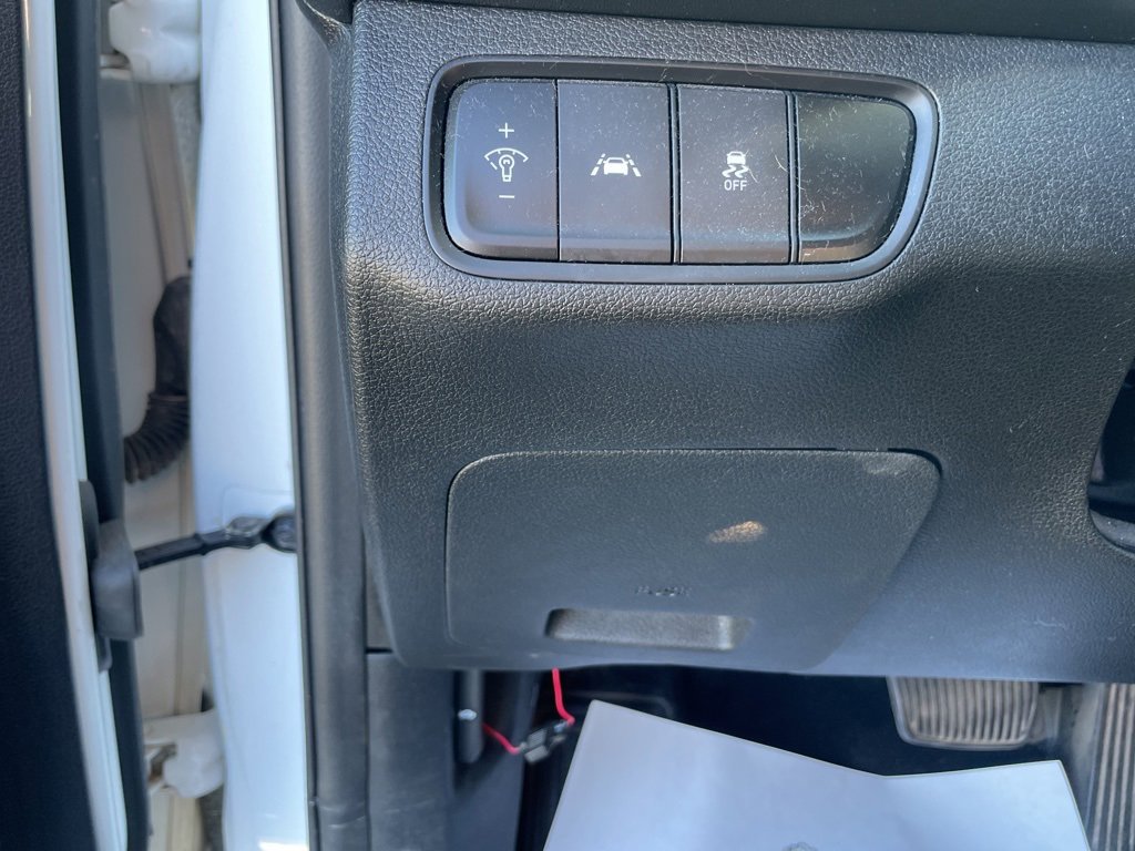 Used 2020 Hyundai Santa Fe SE image 20