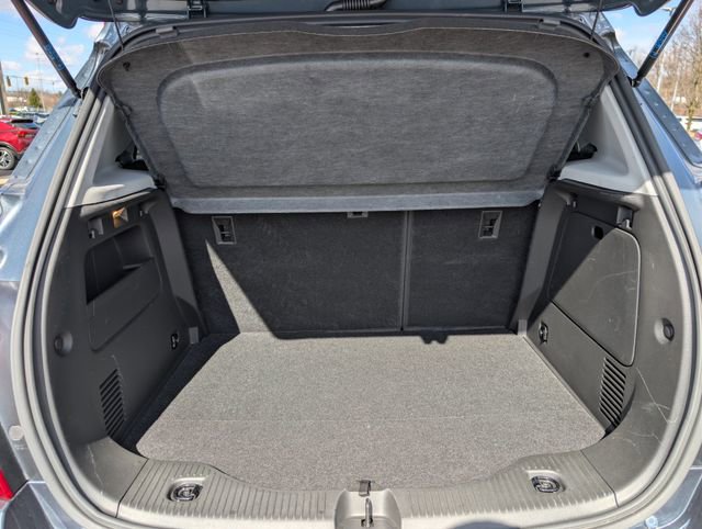 Used 2022 Chevrolet Trax LT w/ LT Convenience Package image 19