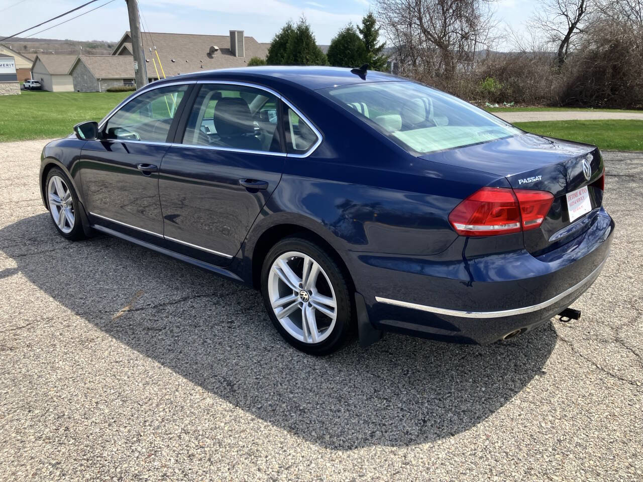 Used 2014 Volkswagen Passat TDI SEL Premium FWD image 3