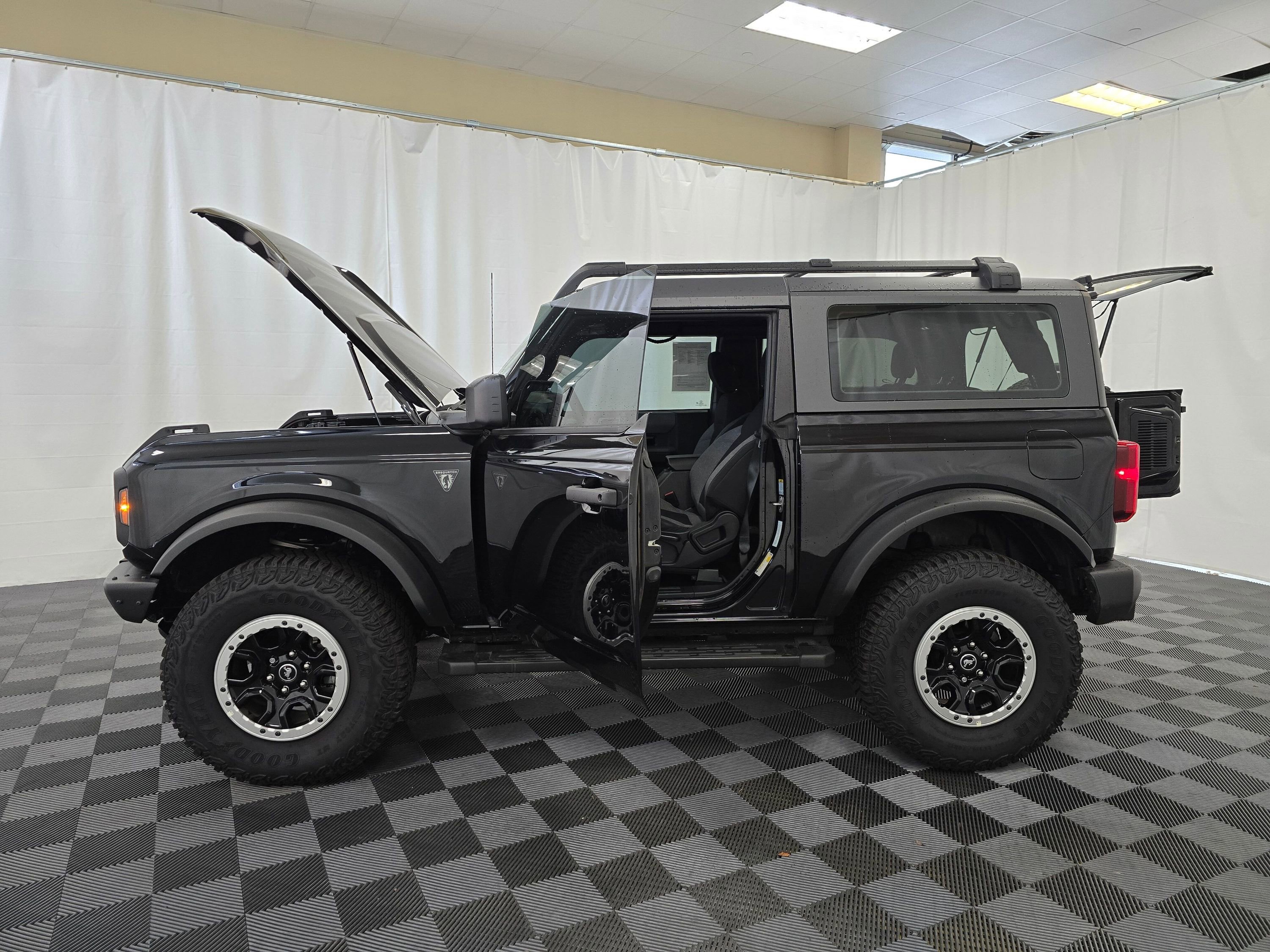 Used 2022 Ford Bronco Base image 12