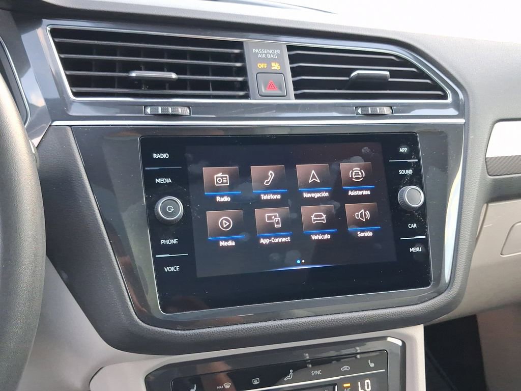 Used 2023 Volkswagen Tiguan SE R-Line image 22