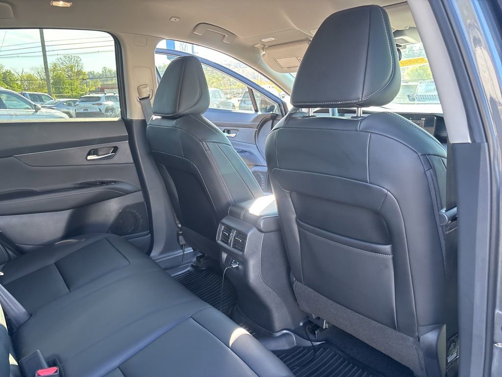 Used 2025 Nissan Murano SV image 29