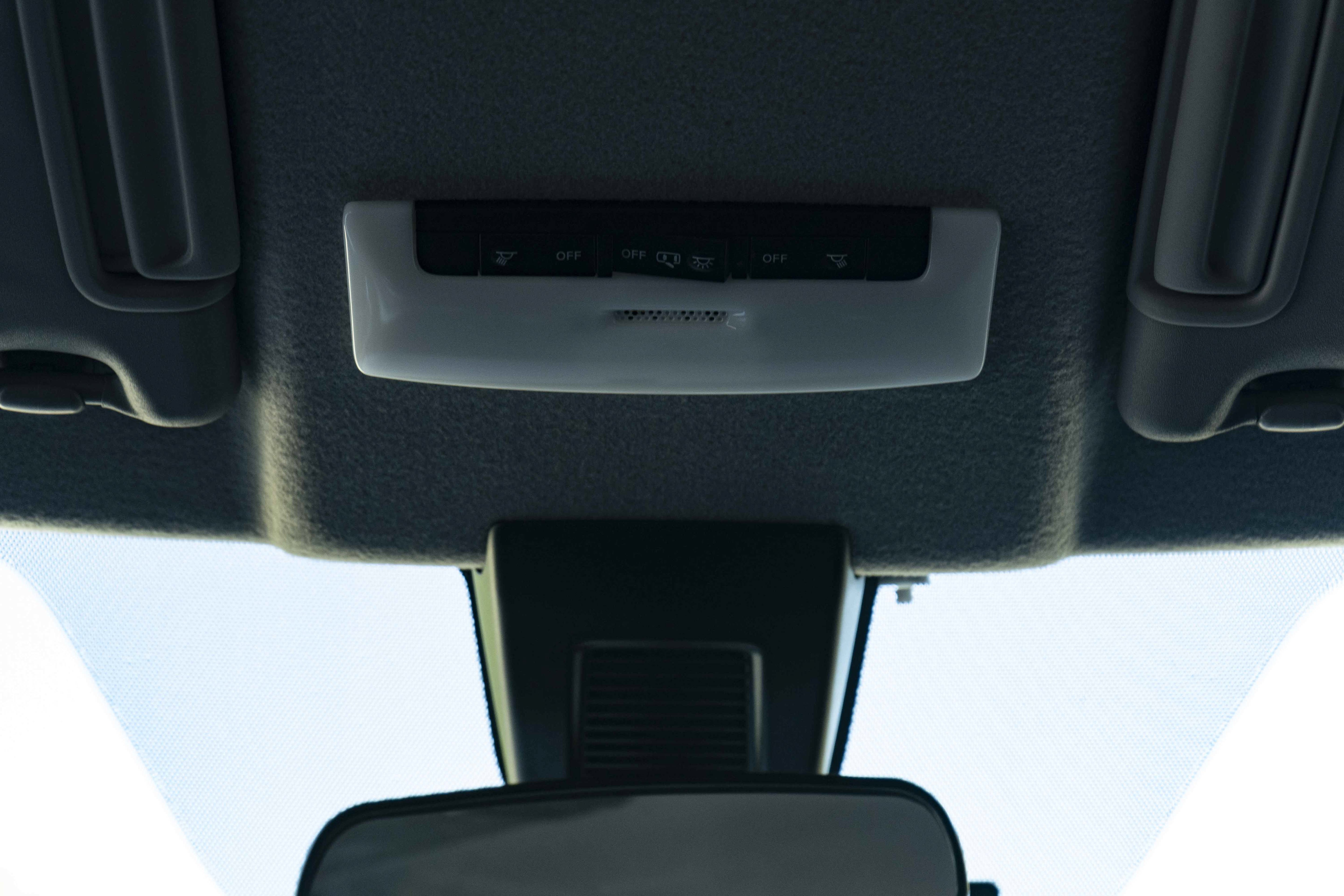 Used 2023 Nissan Kicks SR FWD image 32