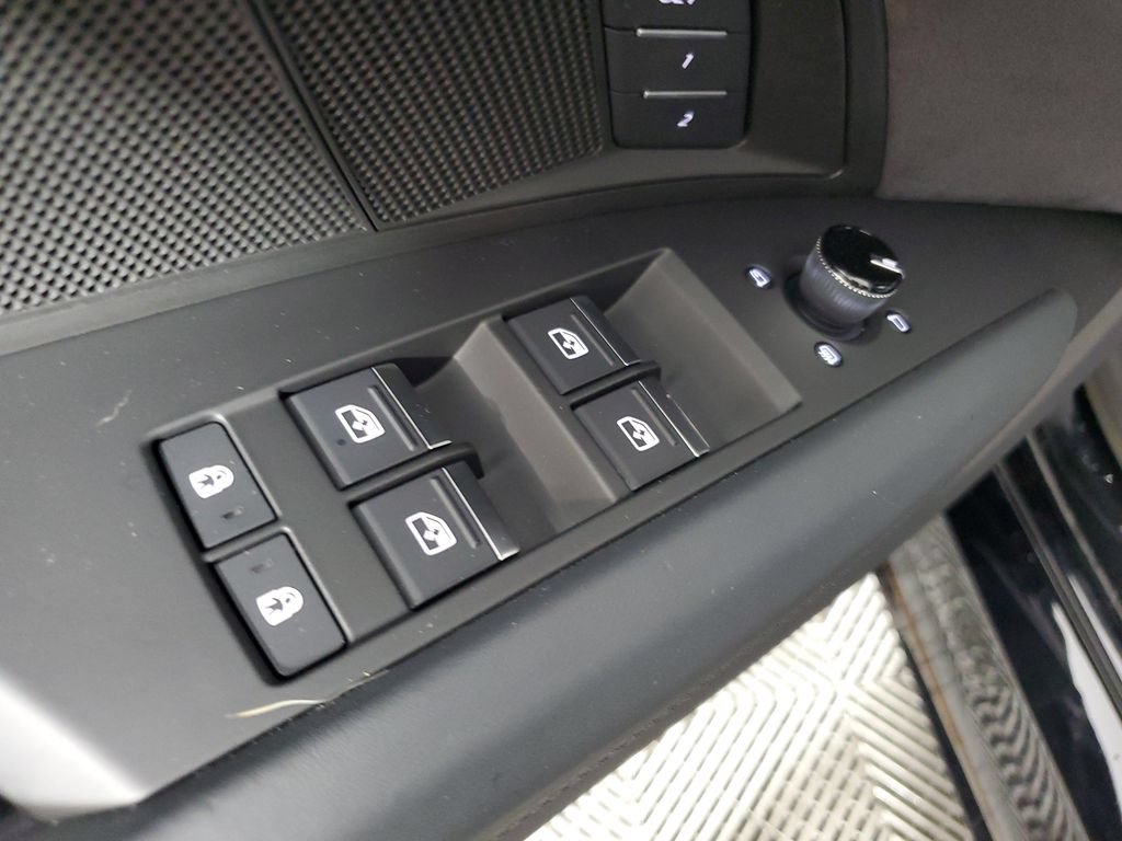 Used 2023 Audi RS e-tron GT w/ Carbon Performance Package AWD/4WD image 17