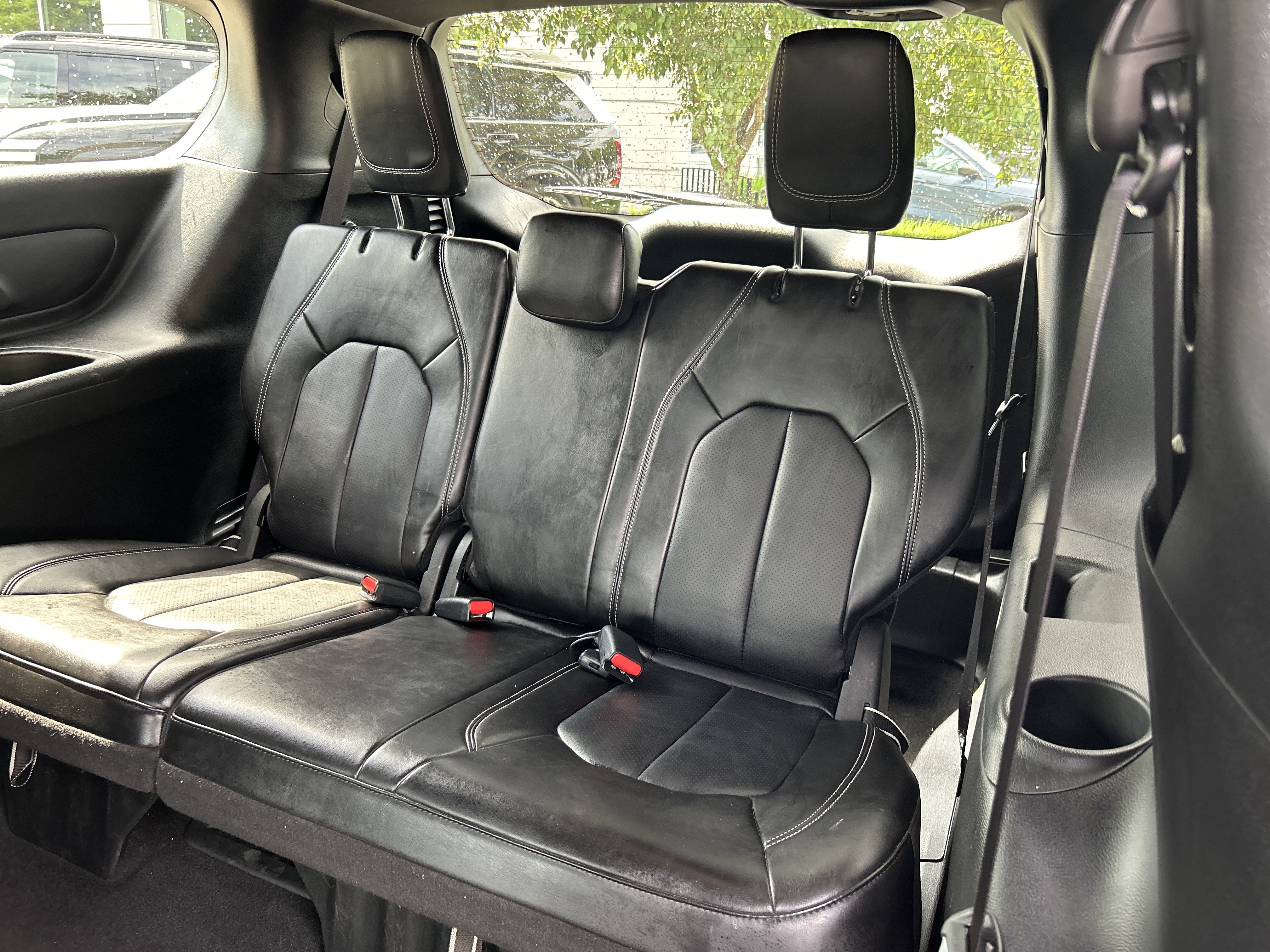 Used 2025 Chrysler Pacifica Select FWD image 17