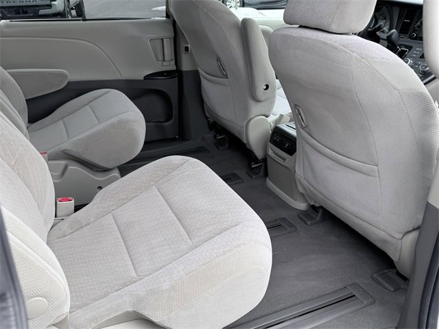 Certified 2020 Toyota Sienna LE image 15