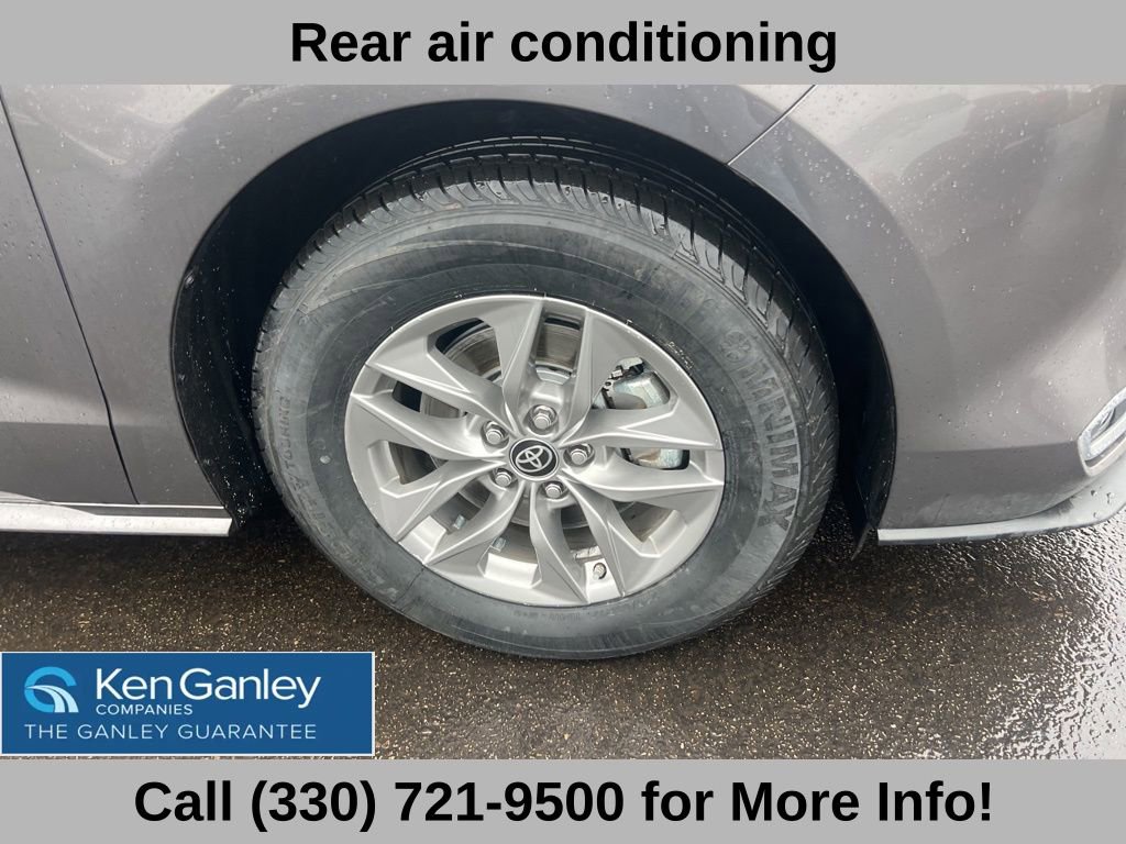 Used 2024 Toyota Sienna XLE image 21