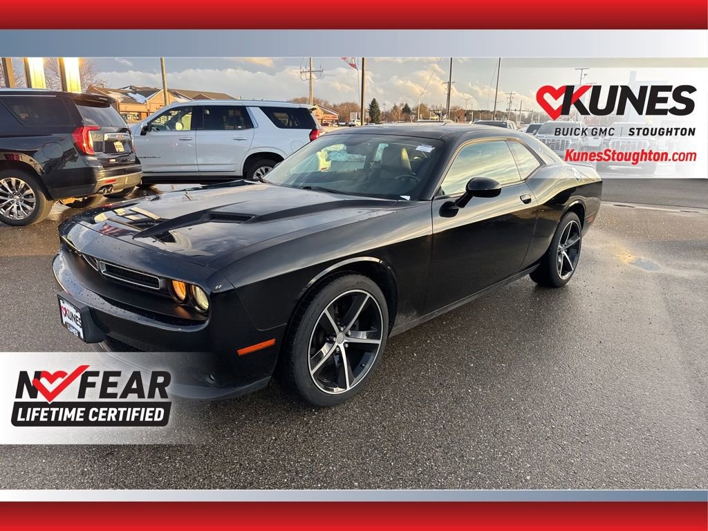 Used 2015 Dodge Challenger SXT Plus image 6