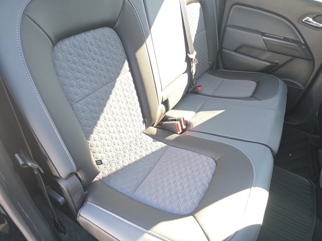 Used 2018 Chevrolet Colorado Z71 AWD/4WD image 20