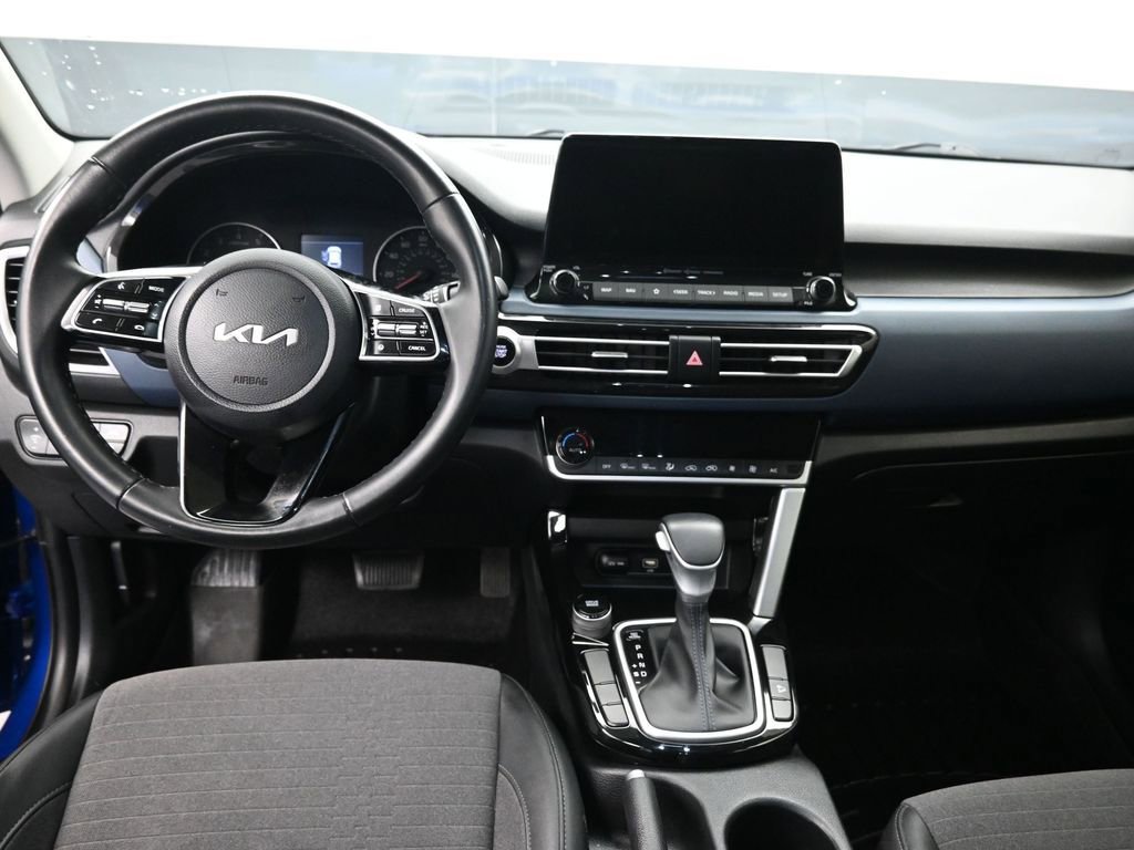 Used 2023 Kia Seltos S w/ Navigation Package image 10