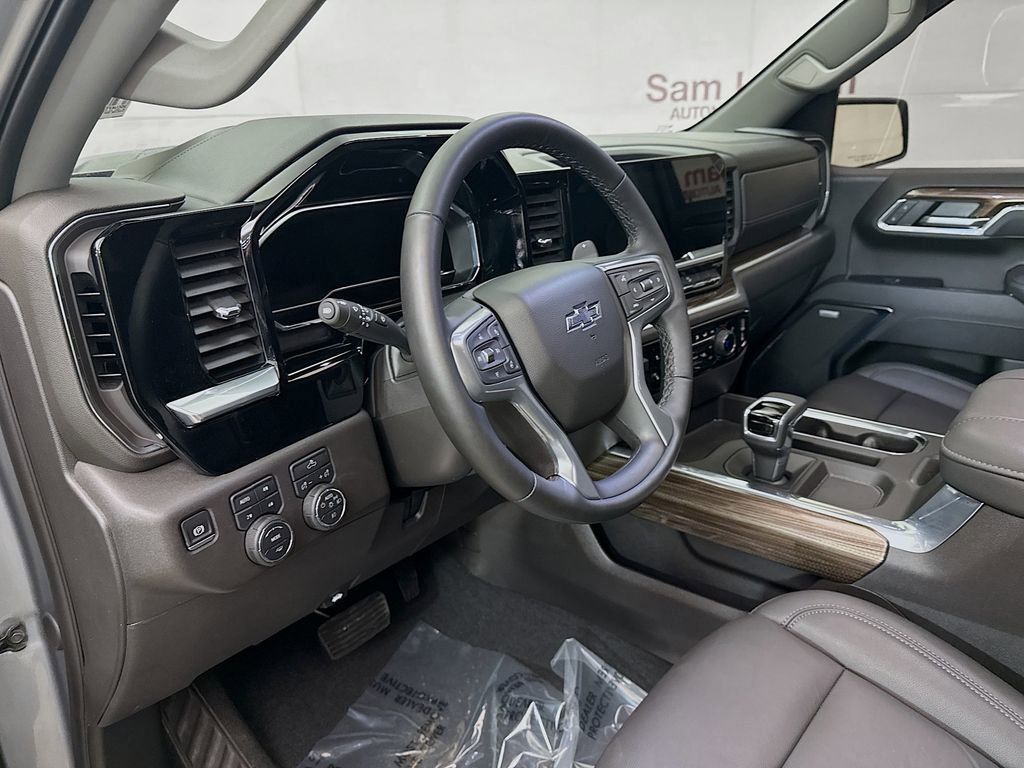 Used 2025 Chevrolet Silverado 1500 LT Trail Boss w/ Convenience Package II AWD/4WD image 10